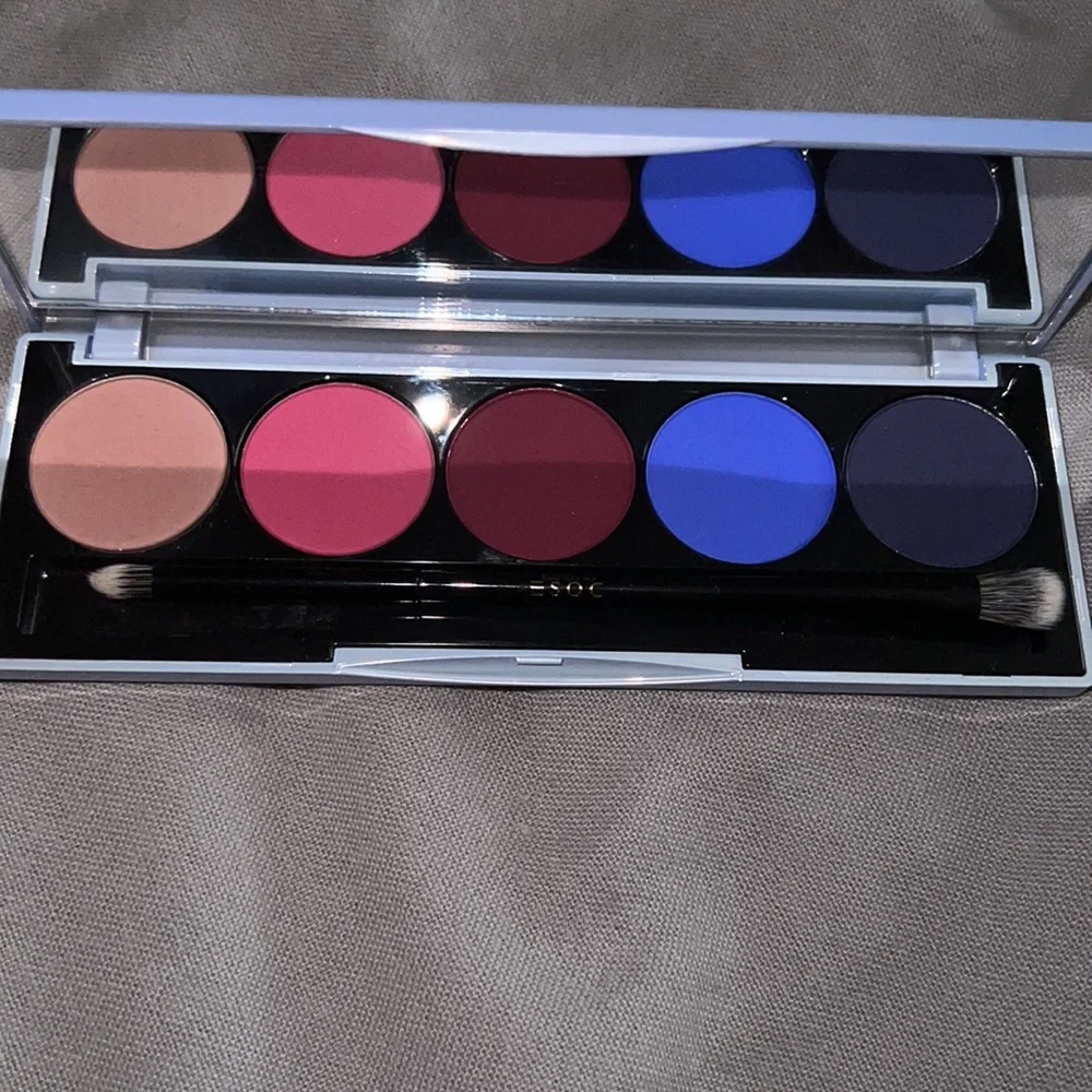 Dose of Colors Snow Angels Limited Edition Palette - Picture 9 of 9